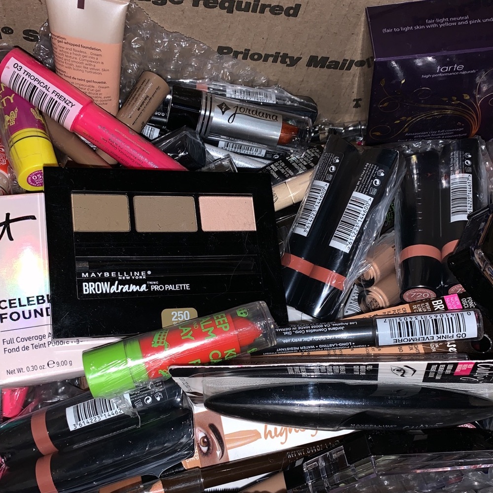 Makeup mystery box